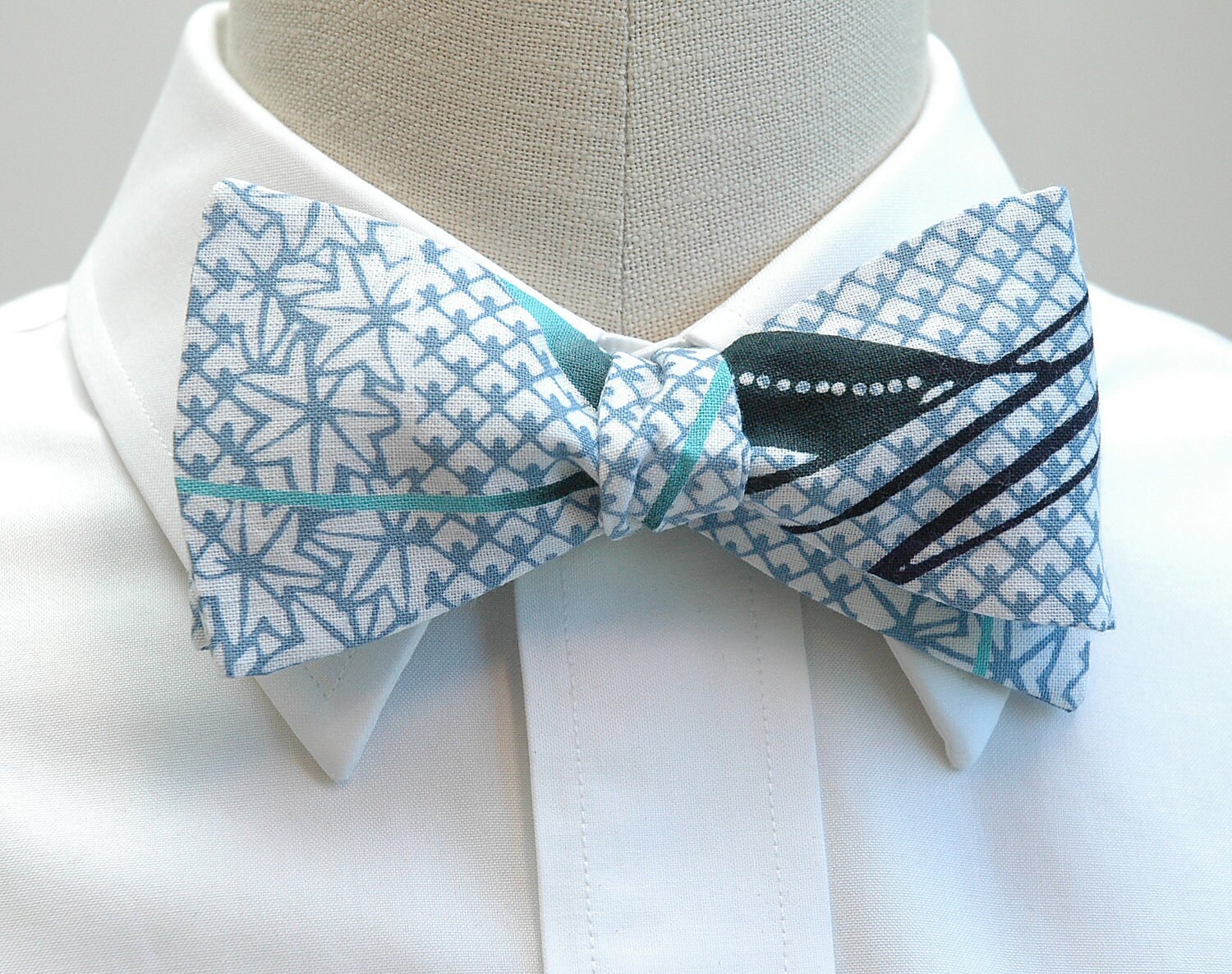 Men's Bow Tie, blue/white Japanese yukata design, traditional indigo