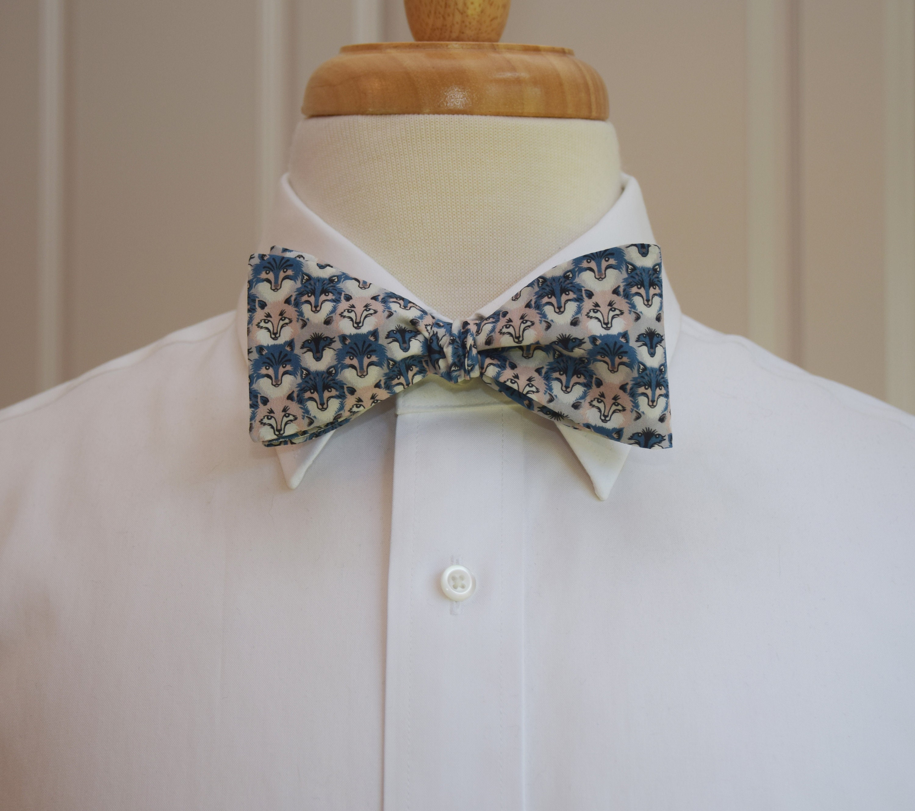 Bow Tie, Liberty of London, blue/beige/grey Wolf Pack design bow tie ...