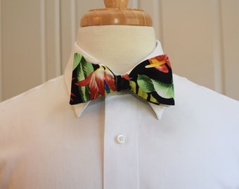 Bow Tie, Hawaiian print bow tie, black/green/pink/red floral bow tie , tropical bow tie, wedding bow tie, groom/groomsmen bow tie,