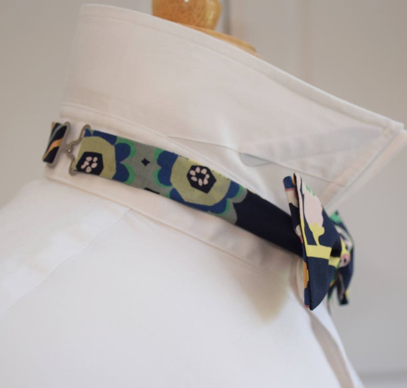 groomgroomsmen bow tie Men/'s Bow Tie dark navy multi floral Symphony print bow tie tuxedo accessory wedding bow tie Liberty of London