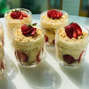 Erdbeer Banane Magnolie mit Lotus Crunch Leckeres Rezept