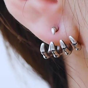 Punk Skull Hand Ohrringe: Gothic Silber Kralle Ohrstecker Ohrstecker