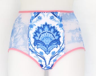 Braguita estampada en azul y blanco. Ropa interior hecha a mano con estampado de sauce.