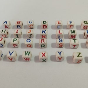 Lote 100 Cubo de Cuentas 6mm Letra de Cerámica Nombres del Alfabeto Palabras Iniciales ABC Colgante Encanto Espaciador Letra de Cerámica Peruana Arte Perú Usted elige