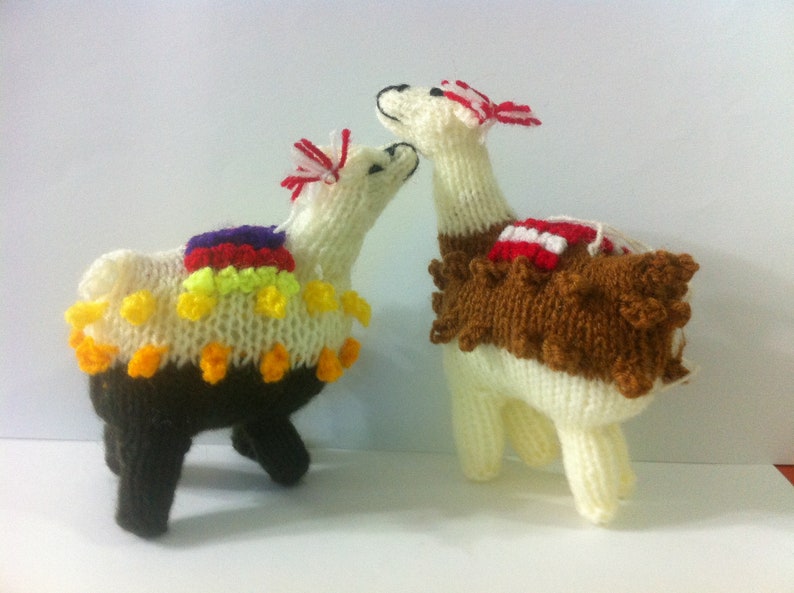 1 Peruvian Small Stuffed Llama Knitted Ornament 4 12 Collectable Handmade New Art Per