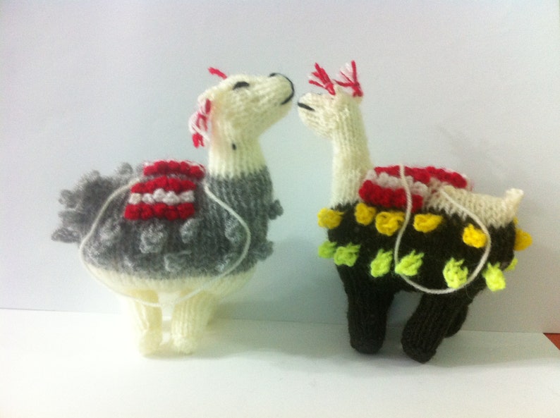 1 Peruvian Small Stuffed Llama Knitted Ornament 4 12 Collectable Handmade New Art Per