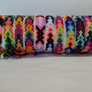 Pulsera de Amistad de Lana Peruana x5 x10 x15 x20 x25 Modelos Étnicos Mixtos Hechos a Mano Nuevo Arte Folck Perú