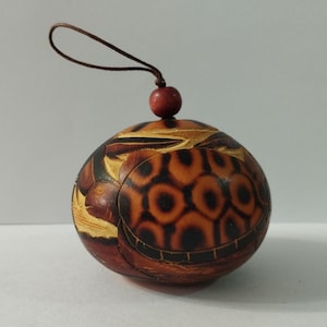 Sea Turtle Peruvian Gourd Ornament Christmas Tree Fine Handmade Handpainted Folck Art Peru Choose your Ornament *Perfect gift for Christmas*