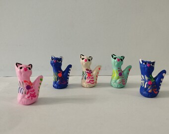 Peruvian Mini CAT Ceramic Clay Figurine Ornament & Bead Handmade Handpainted Collectable New Art Peru Folk