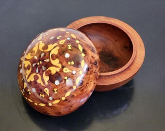 Handmade Wooden Pebble Box with Inlaid Mother of Pearl 6"x6" – Round Thuya Wood Jewelry Box, Luxury Storage Box, Unique Gift Box.
