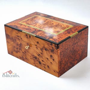 Boîte à bijoux en loupe de thuya fait main, beau cadeau fait main, boîte à bijoux en thuya verrouillable 6 x 8, oeuvre d'art unique, loupe de bois de thuya de luxe