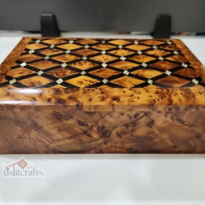 Moroccan Inlaid Wooden JEWELRY BOX, Handmade Solid THUYA Burl Box 10x7, Decorative Artisan-Crafted Keepsake with Mother of Pearl Inlay