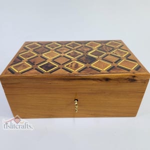 COFFRET À BIJOUX de luxe fait main en thuya de 20 x 15 cm, coffre en bois verrouillable, boîte en loupe de bois unique, cadeau de couple incroyable, artisanat marocain luxueux