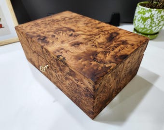 Artisan-Made Thuya Burl Jewelry Box – Handmade Wooden Storage Box, Lockable Moroccan Gift Box 7x11", Hand-Carved Elegant Keepsake.