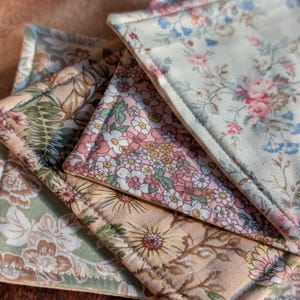 Posavasos de tela acolchados hechos a mano: varios diseños disponibles