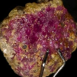 Taubenblut Rubin Kristall von 6.70 Ct – Batakundi Pakistan