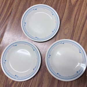 Corelle by Corning 1980&#39;s Country Violet Small Plates (Set of 3)