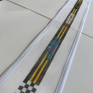 Cinturón de lona bordado con temática de NASCAR (malla 18)