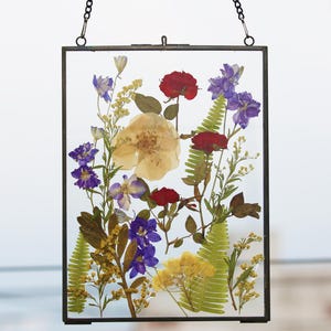 Pressed Flower Art in Stained Glass Frame, Botanical Dried Pressed Flower Frame, Hanging Wall Art, Pressed Flower Frame, Customized Gifts