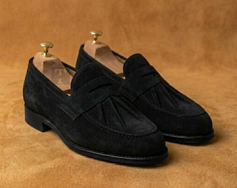1990s Pierre Cardin Men's Black Leather Loafer - Size 13 - 1990s