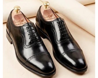 Zapatos Oxford formales de cuero negro hechos a mano, zapatos de vestir con cordones y puntera reforzada para hombre.
