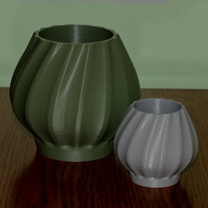 Moderner gewellter 3D gedruckter Blumentopf mit Abtropfschale – minimalistischer Innentopf