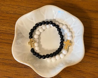Minimalist Cross Bracelet | Black or White Beaded Christian Jewelry | Faith Gift for Him or Her