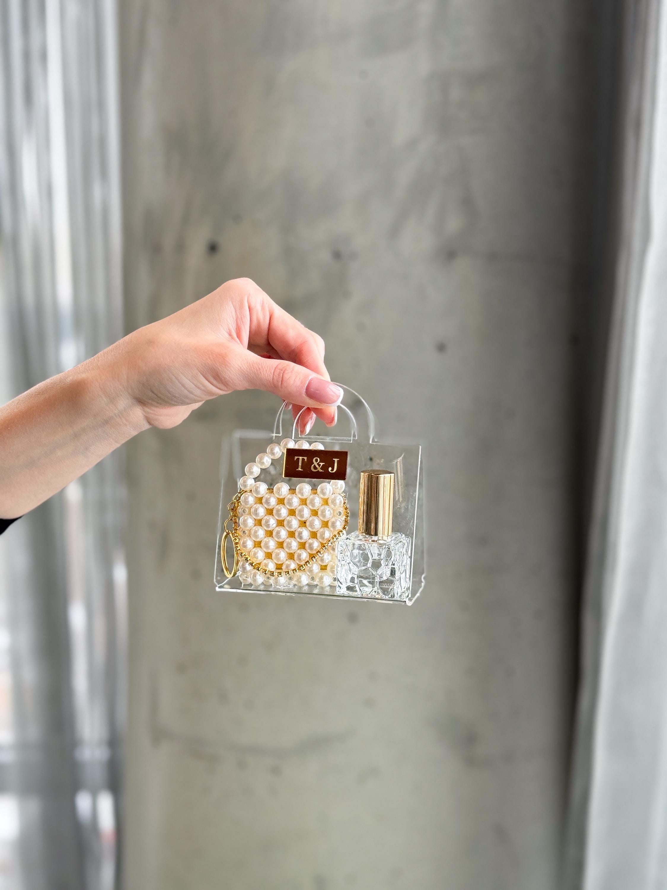 CHANEL キーホルダーロック 香水 サンプル ショッパー付き 一目惚れ級