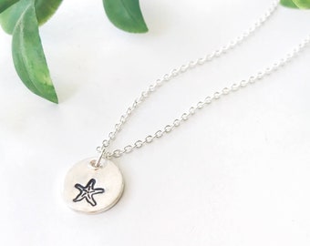 Collar de estrellas de mar de plata, plata fina pequeña, joyería náutica, regalo amante de la playa para ella, encanto de la estrella del mar, colgante del disco del océano, .999 FS