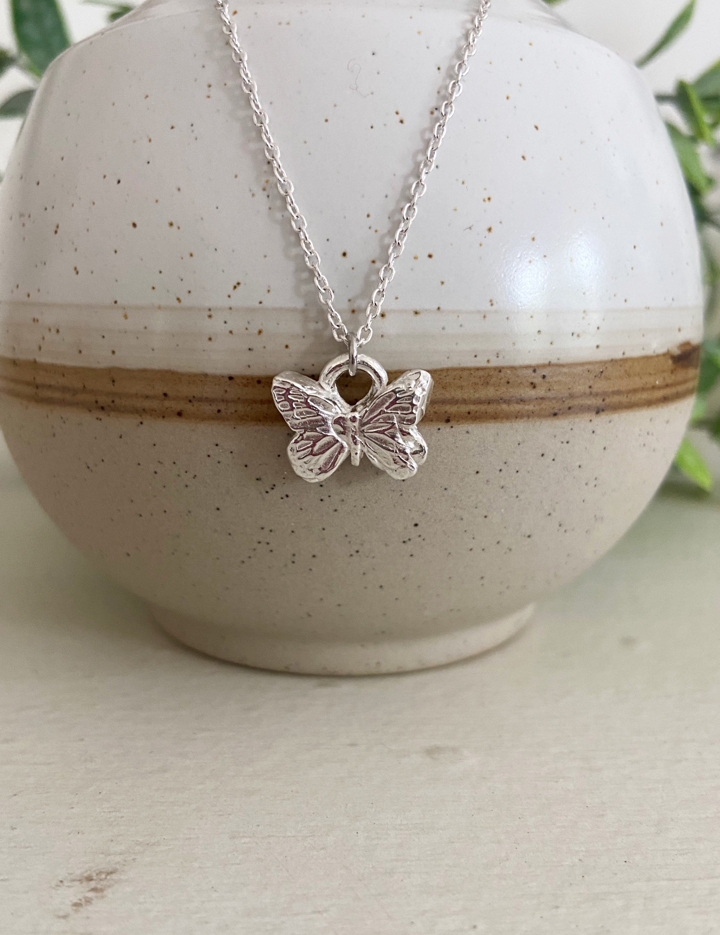 Yienate Boho Schmetterling Halskette – Silberner Hohl-Anhänger, Statement-Schmuck Für Frauen