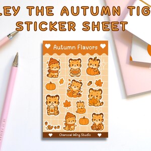 Riley the Autumn Tiger – Süßer Herbst Sticker Bogen | Kawaii Kürbis Gewürz Aufkleber | Chibi Tiger mit Eicheln, Blättern & Kaffee