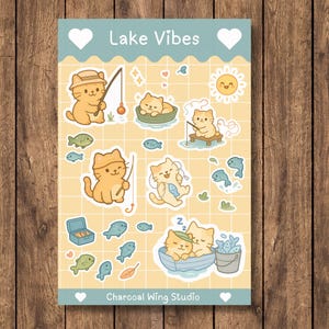 Lake Vibes Sticker Bogen – Kawaii Katzen Angeln, Nickerchen & Fische Fangen | Gemütlicher Sommer-Vinyl-Aufkleber | Cottagecore Katzen Sticker Set