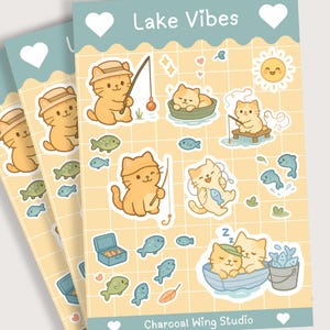 Lake Vibes Sticker Bogen – Kawaii Katzen Angeln, Nickerchen & Fische Fangen | Gemütlicher Sommer-Vinyl-Aufkleber | Cottagecore Katzen Sticker Set