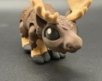 Articulated Moose Figure – 3D Printed Woodland Animal – Small Desk Toy Collectible