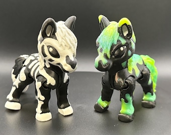 3D Printed Articulated Horse Figurine: Skeleton or Slime Fidget Toy