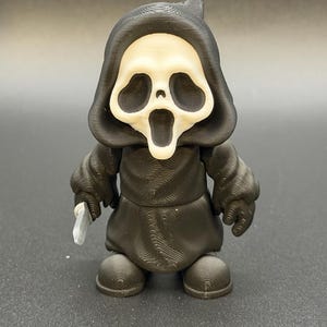 Ghostface 3D Printed Figure or Keychain, Horror Movie Collectible, Slasher Doll, Spooky Horror Gift