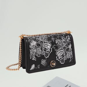 Bolsos de cuero hechos a mano, regalos para madres, regalos para esposas, bolso de cuero bordado Su hecho a mano, bolso floral con hilo de seda chino, bolsos de cuero