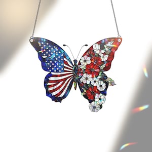 Patriotic Butterfly Acrylic Window Hanging – 4th of July Suncatcher, Red White Blue Floral USA Flag Decor for Summer Home or Garden