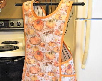 Old Fashioned Women's Cross Back Apron with Pumpkins in Large