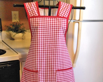 Old Fashioned Farmhouse Grandma Style Red Gingham Check Apron in Large