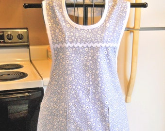 Vintage Style Apron in Grayish Blue Floral size XL