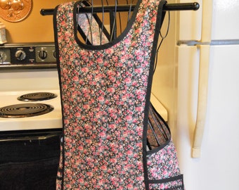 Vintage Style No Tie Crossover Apron in Black and Pink Floral size Large