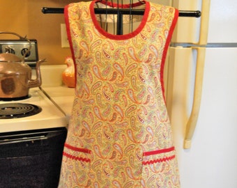 Grandma Vintage Style Full Apron in an Old Fashioned Paisley size Large