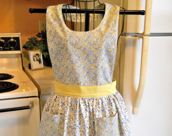 Cottage Chic Vintage Style Apron in Cornflower Blue and Yellow Floral in Size Large