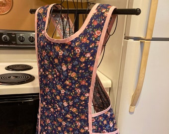 Crossover Vintage Style No Tie Apron in Navy and Dusty Pink Floral size Medium