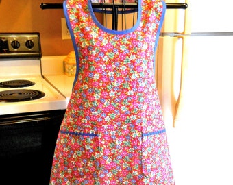 Grandma Old Fashioned Apron in Red Floral size XL