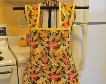 Women's Plus Size Full Apron with Leaves in 5XL