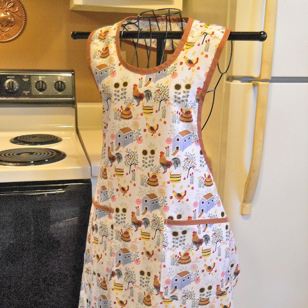 Grandma Old Fashioned Style Apron with Chickens and Roosters size XL