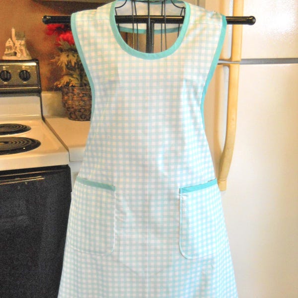 Grandma Style Old Fashioned Apron in Light Teal Gingham Checks size Medium