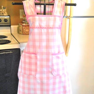 Vintage Style Full Apron in Pink Gingham Checks size Medium
